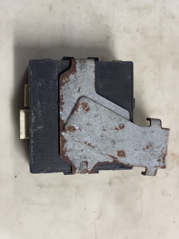 HINO  INTEGRATED RELAY 82641-37050 - Image 3
