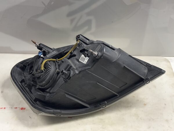 2016 Freightliner CASCADIA Left Headlight - Image 4