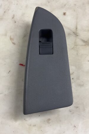 ISUZU NPR HD DOOR ELECTRICAL SWITCH  8982987510 OEM