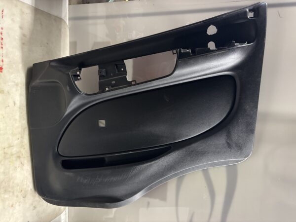 2019 HINO 258/268 RIGHT FRONT DOOR TRIM PANEL
