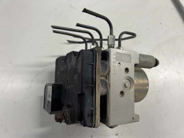 2017 ISUZU  GAS NPR NQR NRR ABS Anti Lock Brake Pump Module 898248993 OEM - Image 5