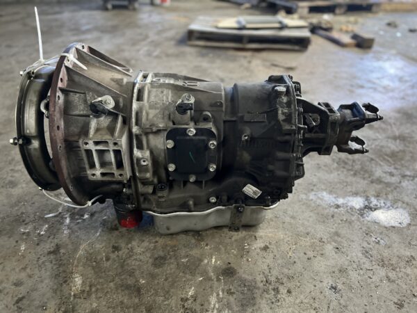 Transmission for Freightliner m2 106 2018 - Image 4