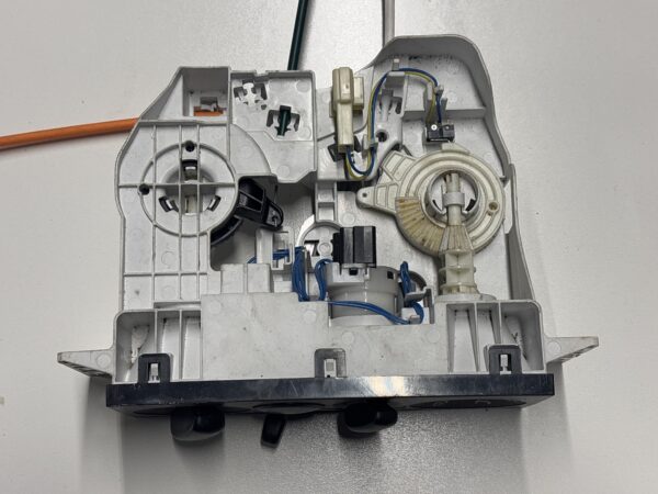 2011 Isuzu NPR AC/Heater Climate Controller Panel Switch - Image 4