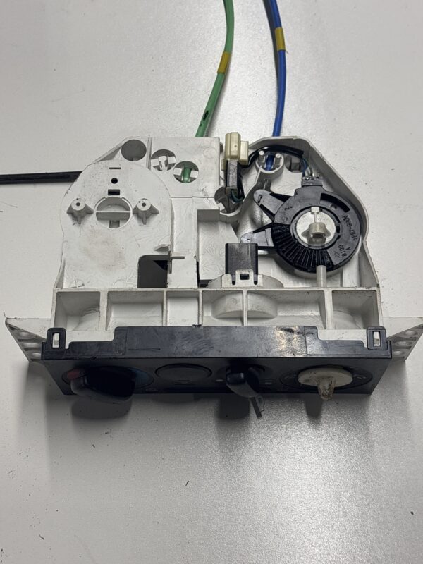 2011 Isuzu NPR AC/Heater Climate Controller Panel Switch - Image 5