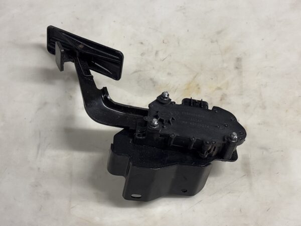 Gas Accelerator Pedal ISUZU NPR Gas 2012-2020 OEM 8980601540 - Image 3