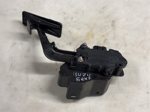 Gas Accelerator Pedal ISUZU NPR Gas 2012-2020 OEM 8980601540 - Image 3