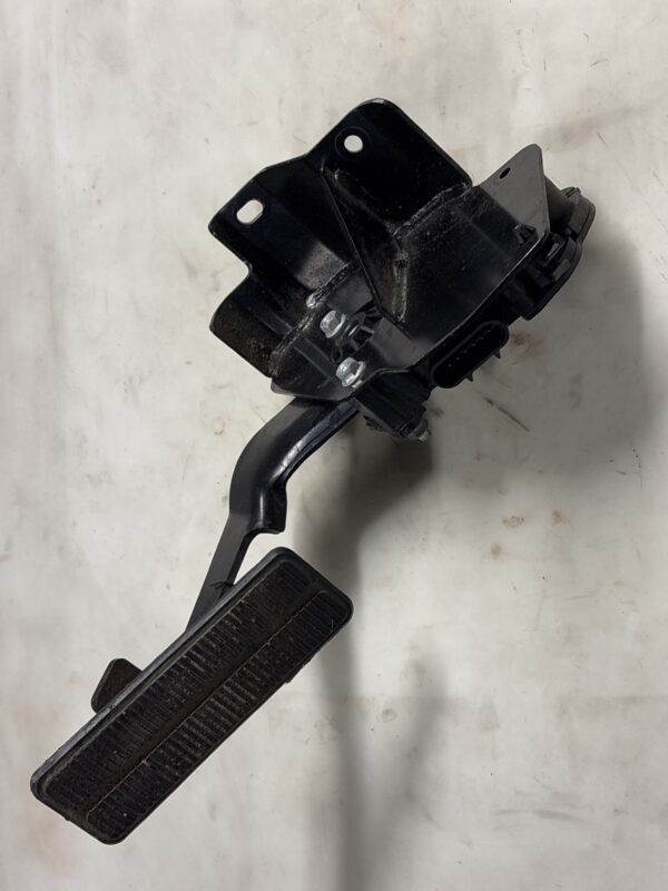 Gas Accelerator Pedal ISUZU NPR Gas 2012-2020 OEM 8980601540