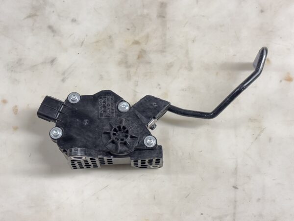 Lexus RX350 RX450h Accelerator Pedal 78110-48121 OEM