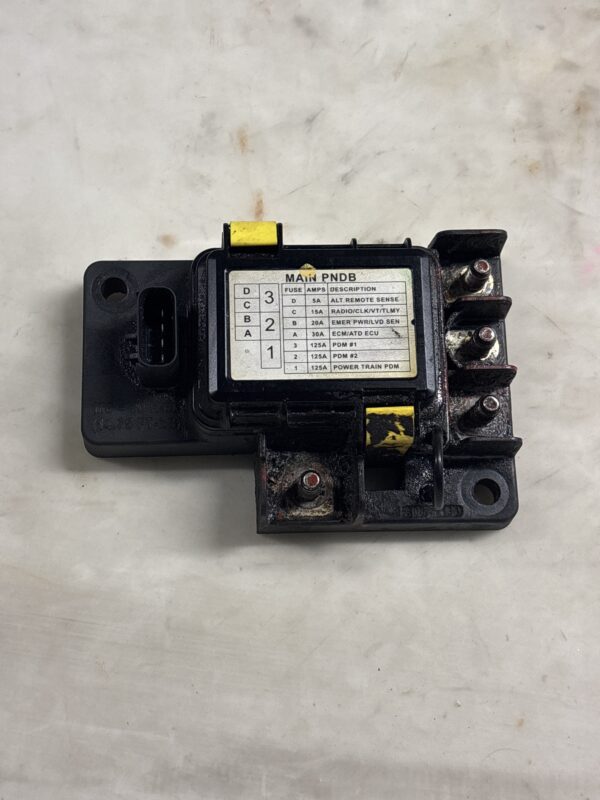 2017 Freightliner M2 106 Fuse Box A06-72138-013 OEM