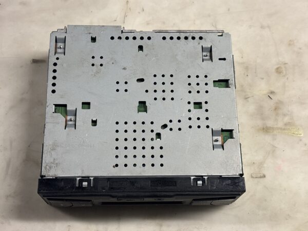 2017 ISUZU NPR CD Radio USB 8-98241424-2 OEM - Image 5