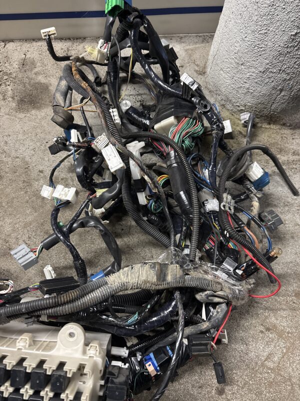 Wiring Harnesses  Cab Isuzu NPR 2017 Gas Used OEM - Image 3