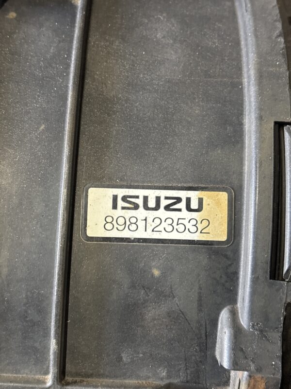 Air Cleaner Isuzu  Npr Diesel 08-24 OEM - Image 2