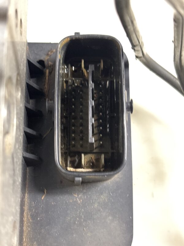 ABS Controle Modele Isuzu NPR 2021 113040-53240 OEM - Image 3