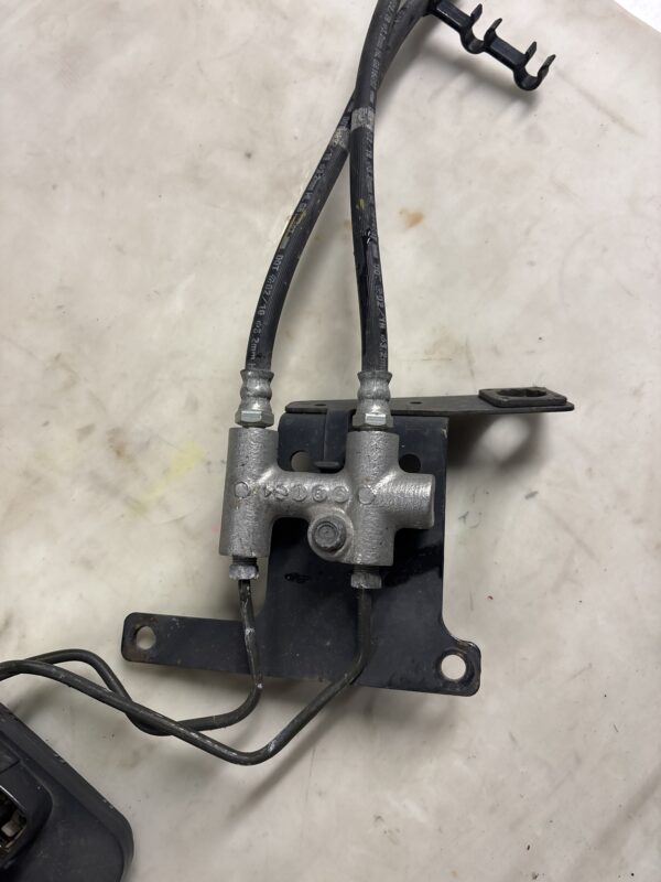 ABS Controle Modele Isuzu NPR 2021 113040-53240 OEM - Image 5