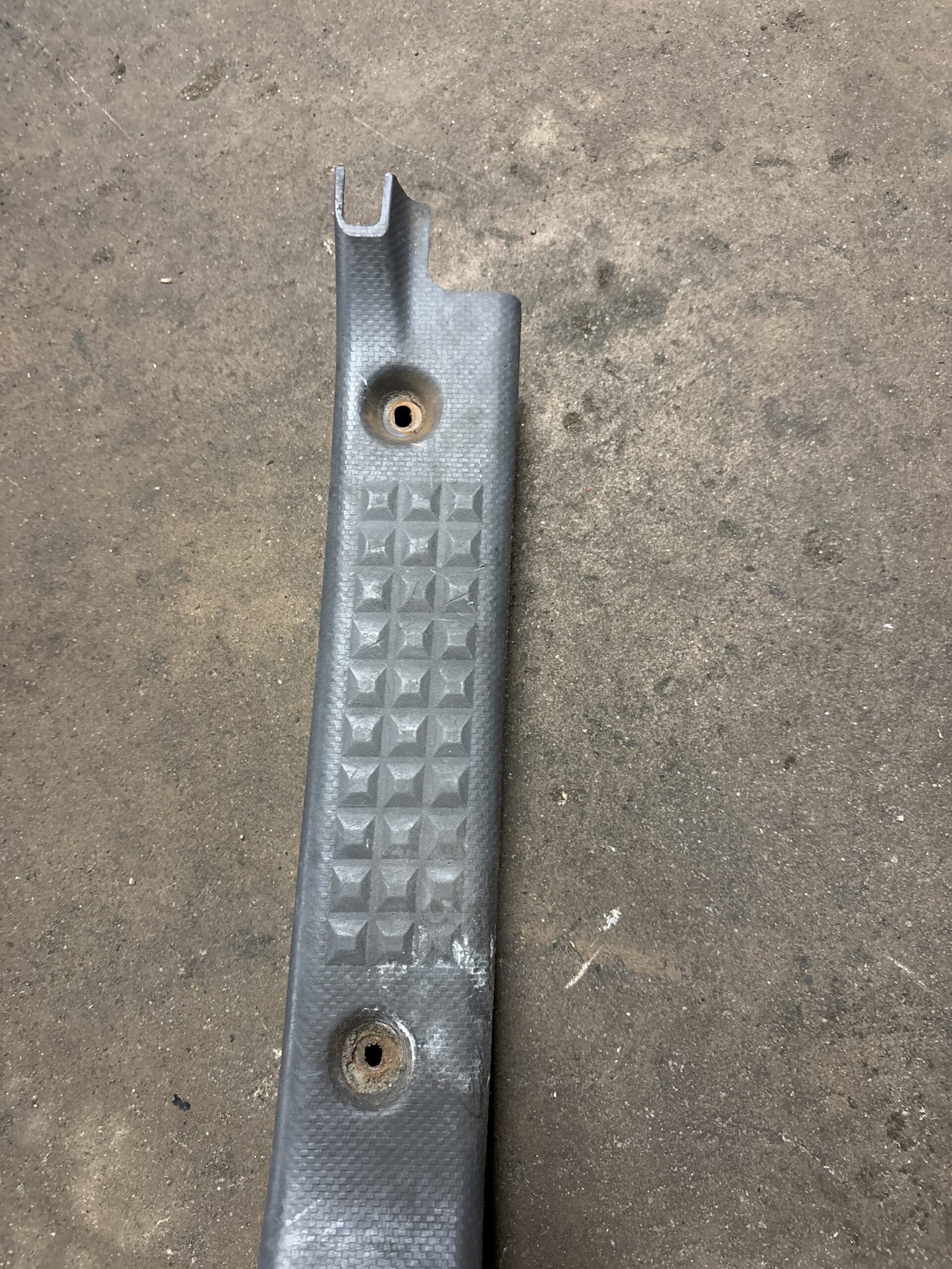 Door Sill Panel Lower Trim Plate Left ISUZU NPR NQR NRR - Image 3