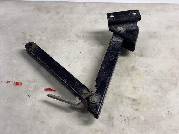 Cab Tilt Release Lock Isuzu NPR 08-24 - Image 2