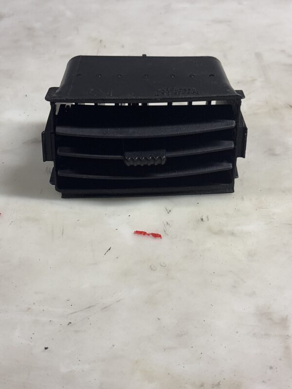 Air Vent Side Right Isuzu Npr 08-17 8980285612 OEM