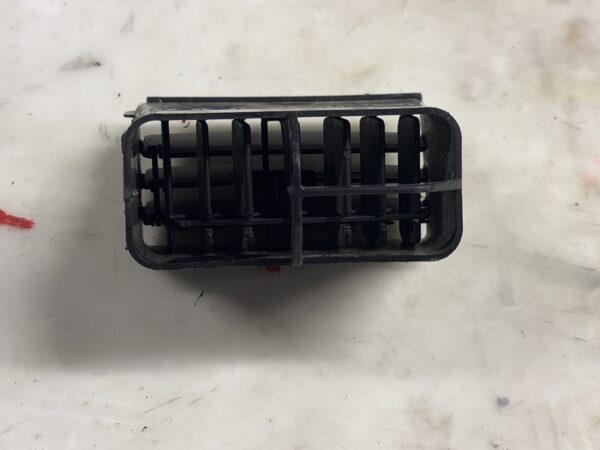 Air Vent Side Right Isuzu Npr 08-17 8980285612 OEM - Image 2