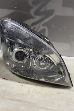 Right/Passenger Headlamp 2008-2020 Freightliner CASCADIA Used | P/N A6610064001