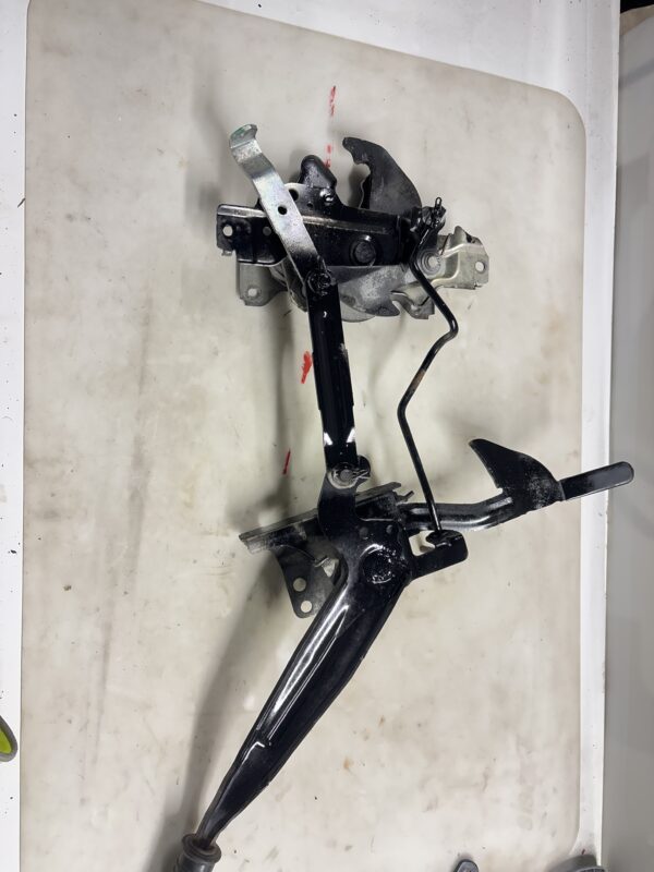Cab Tilt Locking Mechanism Isuzu Npr 08-24