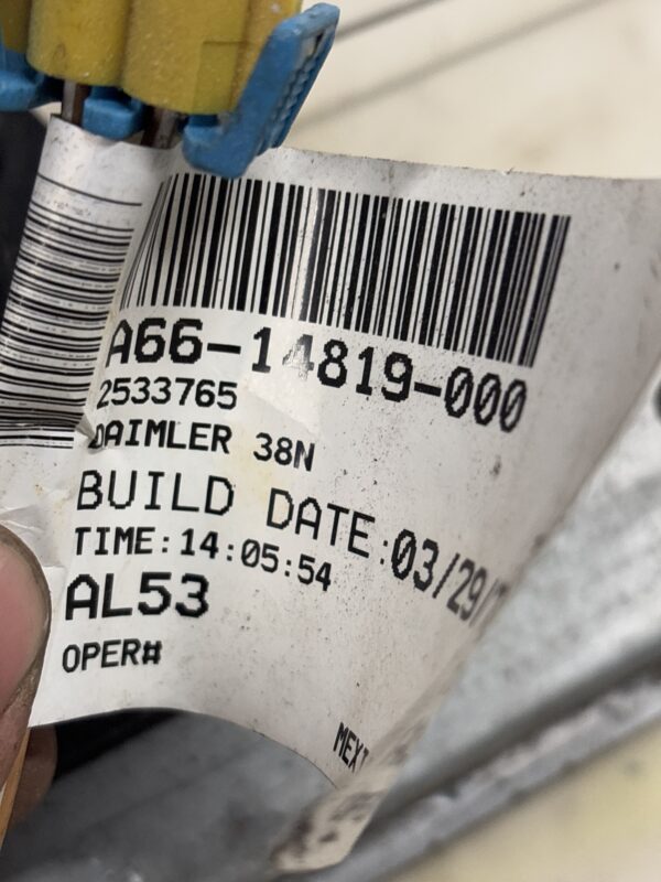 Window Regulator RH FREIGHTLINER M2  A1871366001 OEM - Image 3