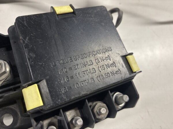 Underhood Power Distribution PDM Module INTERNATIONAL 2014 OEM 3997148C2 - Image 2