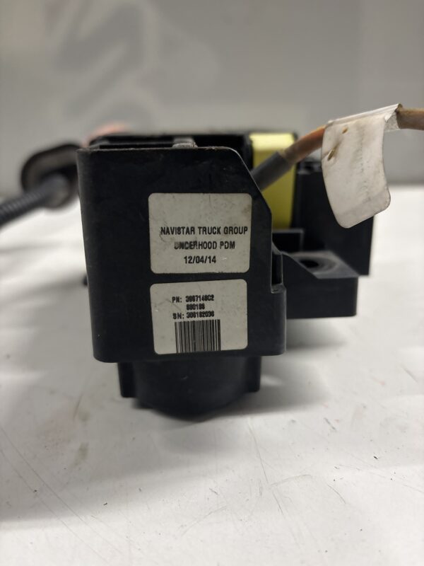Underhood Power Distribution PDM Module INTERNATIONAL 2014 OEM 3997148C2 - Image 3