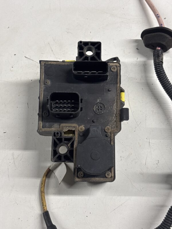 Underhood Power Distribution PDM Module INTERNATIONAL 2014 OEM 3997148C2 - Image 5