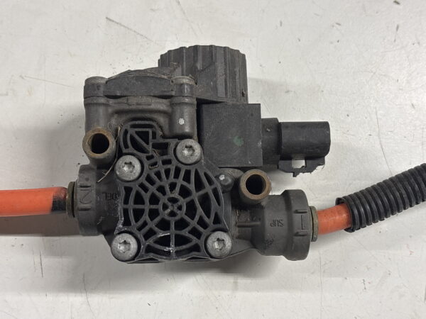 Bendix ABS Modulator Valve M-40QR INTERNATIONAL OEM 4037416C1 K056080 - Image 2