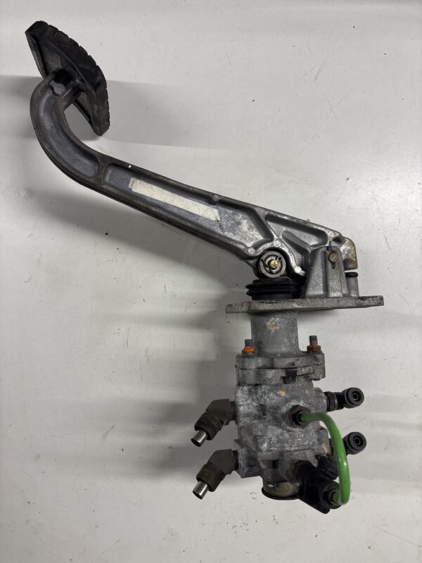 Brake Pedal Assy FREIGHTLINER M2 106 OEM A12-25703-000