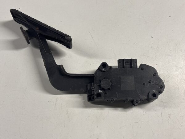 Gas Accelerator Pedal Isuzu 2012-2020 OEM 8980601540