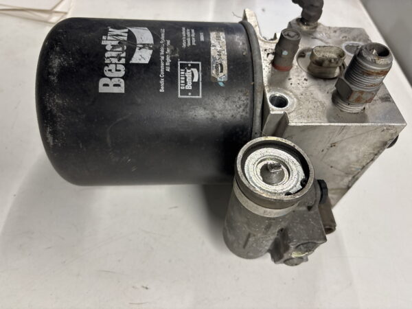 Bendix Air Dryer OEM 5762094 5008415. Dented - Image 2