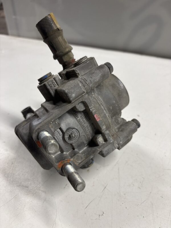 Bendix Spring Brake Valve SR-7 INTERNATIONAL OEM K134151 - Image 3