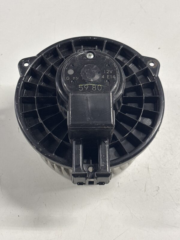 Blower Motor ISUZU NPR 2012-2018 OEM - Image 2