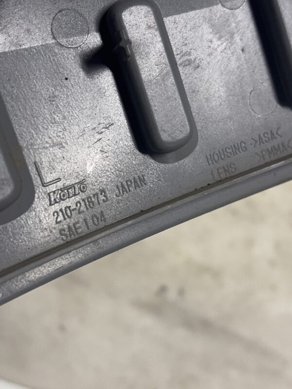 Front Left Corner Parking Light Lamp ISUZU NPR 2012-2020 OEM 210-21873 - Image 4