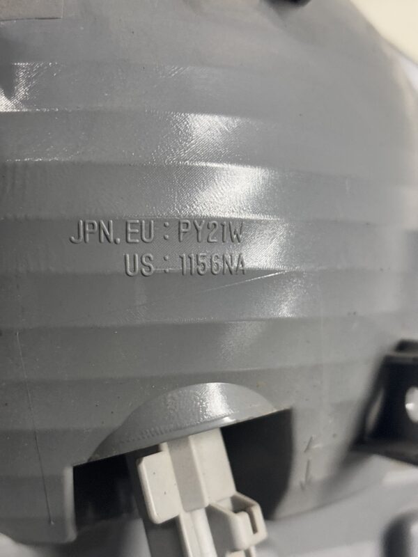 Front Left Corner Parking Light Lamp ISUZU NPR 2012-2020 OEM 210-21873 - Image 5