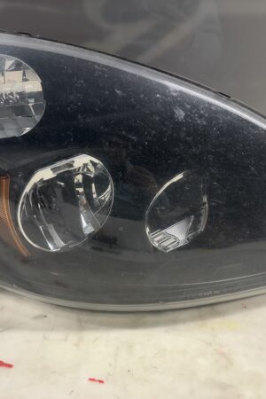 Right/Passenger Headlamp 008-2020 Freightliner CASCADIA Used | P/N 27600CB