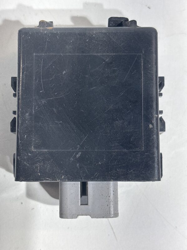 Door Lock Relay Module ISUZU NPR Gas V8 2012-2020 OEM 8980100300 051500-4080 - Image 2