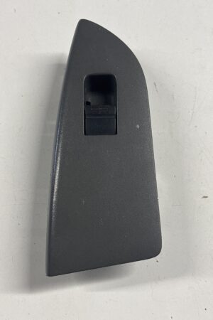 Front Right Door Window Switch ISUZU NPR 2012-2020 OEM M32930