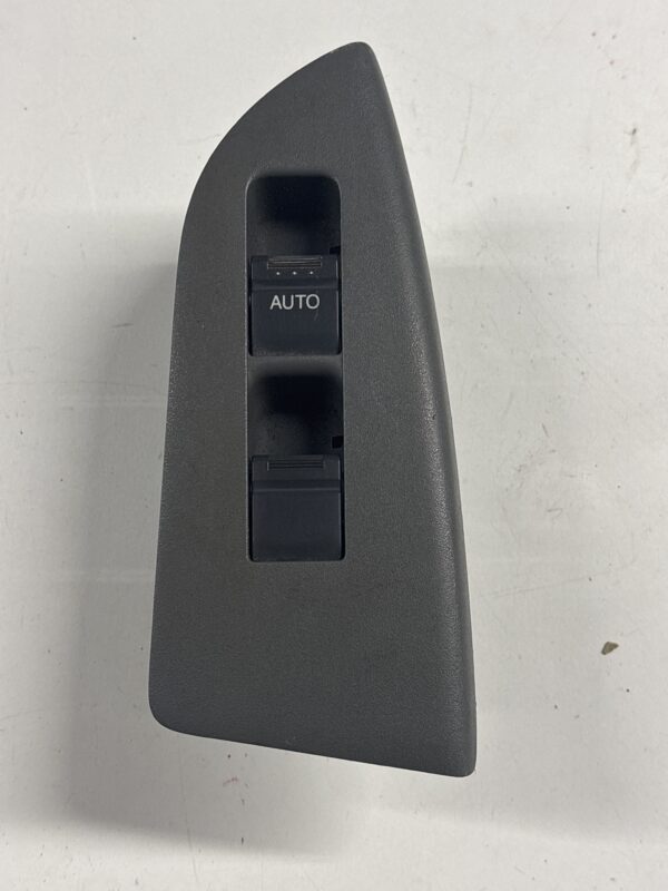 Front Left Door Master Window Switch ISUZU NPR 2012-2020 OEM M64229