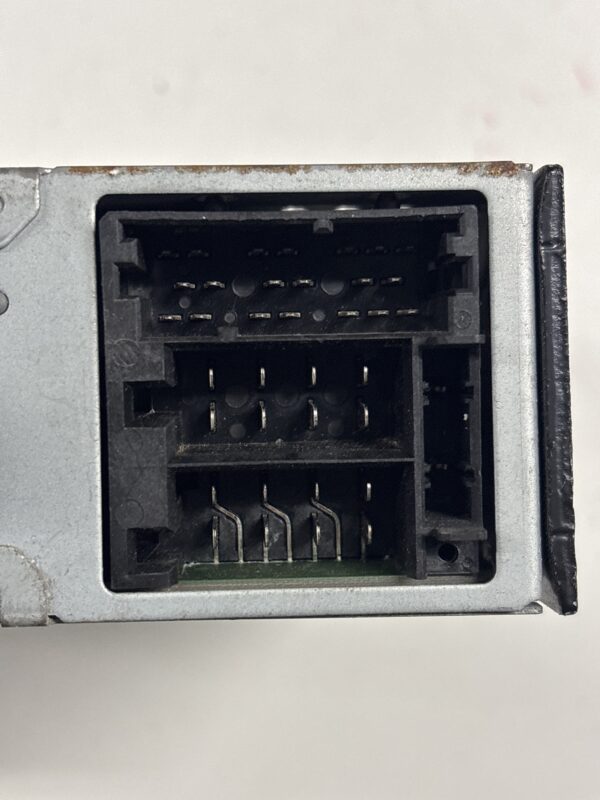 CD Radio Receiver Peterbilt 384 INTERNATIONAL 2015 OEM 24122093 - Image 4