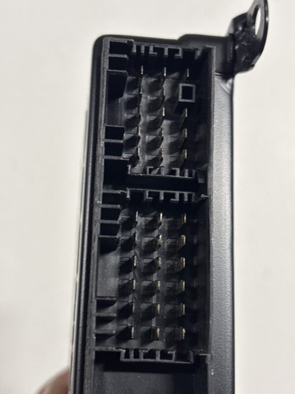 Stability Control Module ABS -E4 FREIGHTLINER M2 2013 OEM 10R-031803 - Image 3