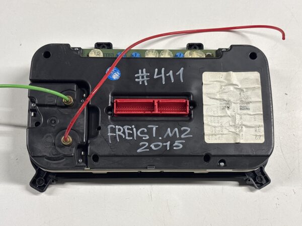 Speedometer Gauge Cluster FREIGHTLINER M2 2015 OEM A22-69901-105 - Image 2