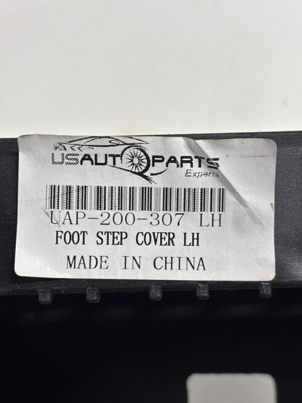 Left Foot Step Cover ISUZU NPR 2012-2020 Aftermarlet UAP-200-307 - Image 3