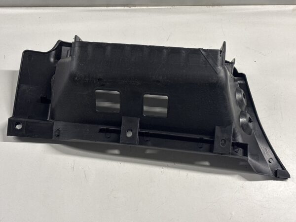 Left Foot Step Cover ISUZU NPR 2012-2020 Aftermarlet UAP-200-307 - Image 2