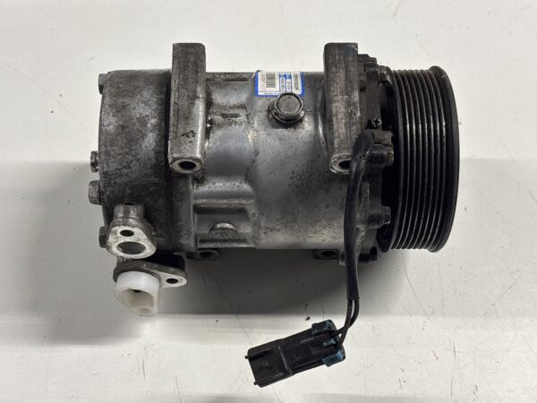 A/C Compressor INTERNATIONAL OEM 4034409C4