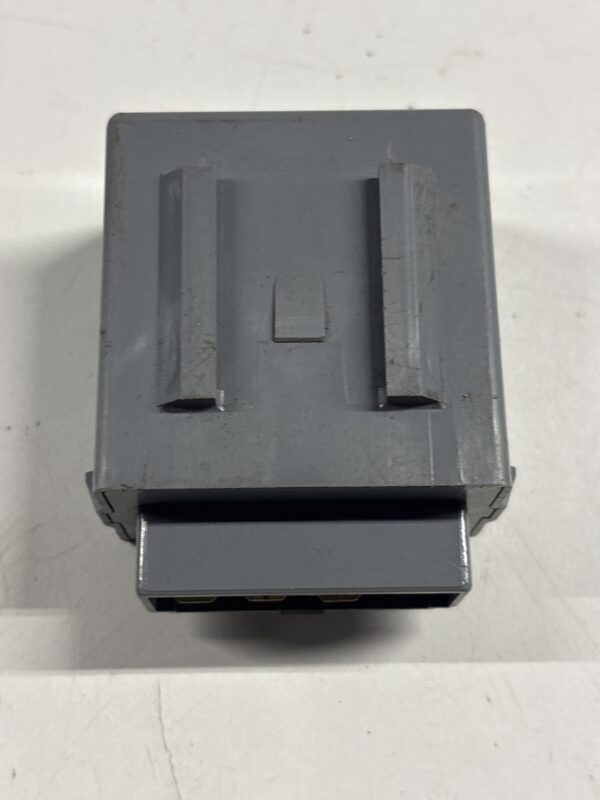 Wiper Control Module ISUZU NPR 2008-2020 OEM 8980323201 - Image 2
