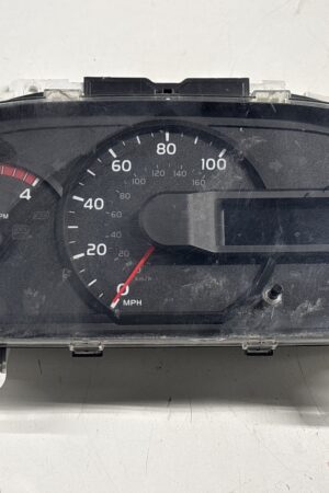 Speedometer Gauge Cluster HINO OEM 769167-0301. Broken Tab