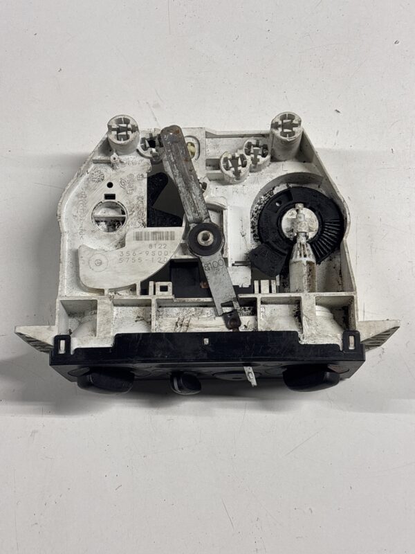 A/C Heater Control ISUZU NPR OEM - Image 2