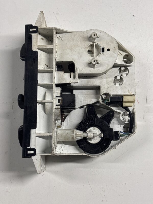 A/C Heater Control ISUZU NPR OEM - Image 4